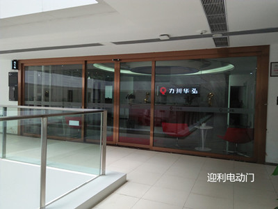 深圳湾科技园玻璃门安装实图